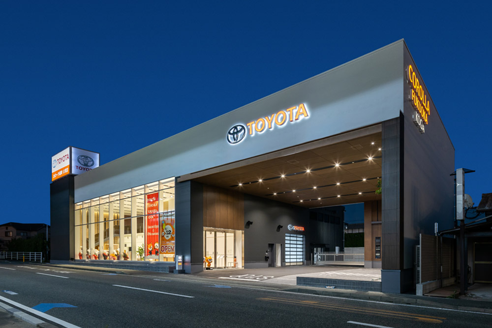 トヨタカローラ福岡古賀店